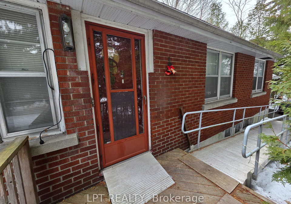 2306-lawn-avenue-ottawa-ontario-x12846814