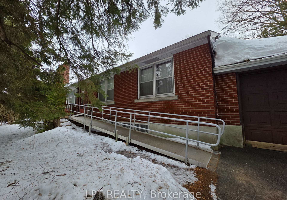 2306-lawn-avenue-ottawa-ontario-x12846814