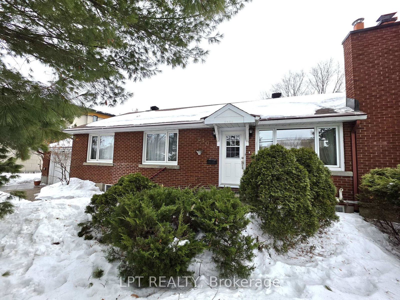 2302-lawn-avenue-ottawa-ontario-x12846816
