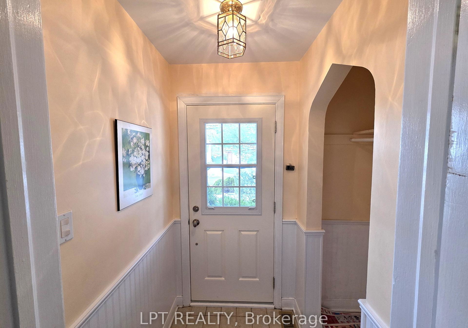 2302-lawn-avenue-ottawa-ontario-x12846816