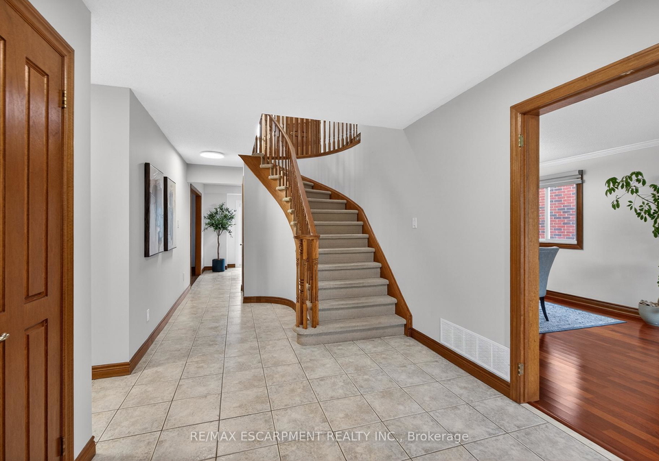 47-sumner-crescent-grimsby-ontario-x12847654