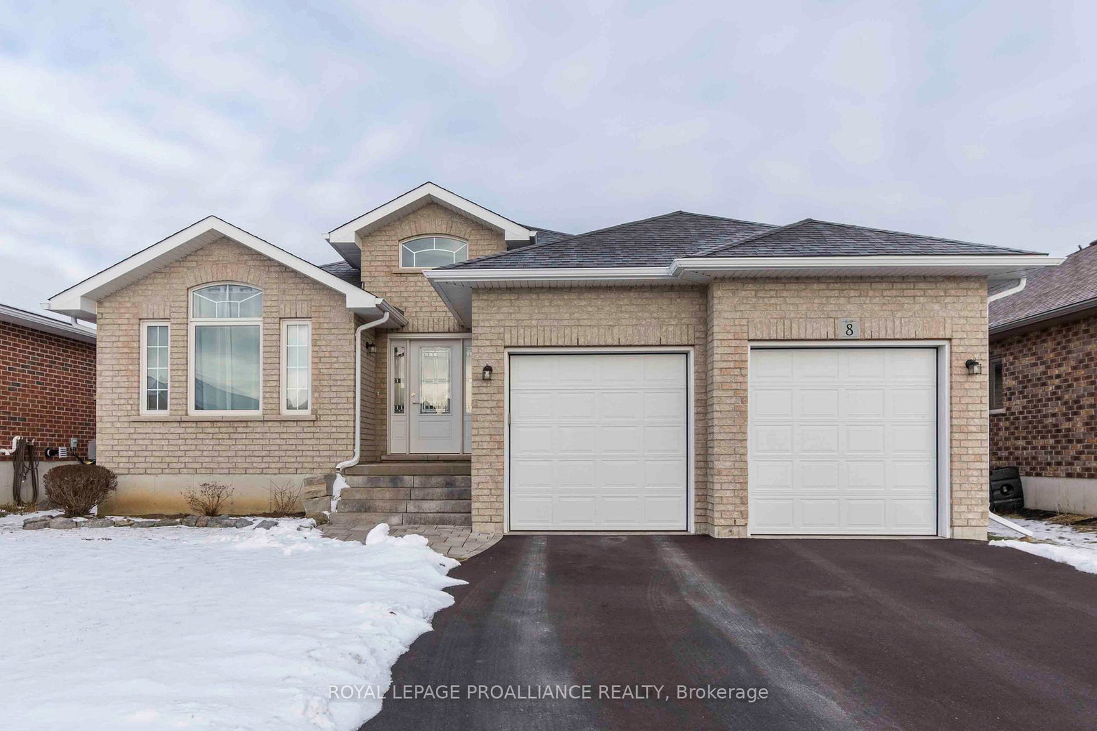 8-crews-crescent-quinte-west-ontario-x12847672