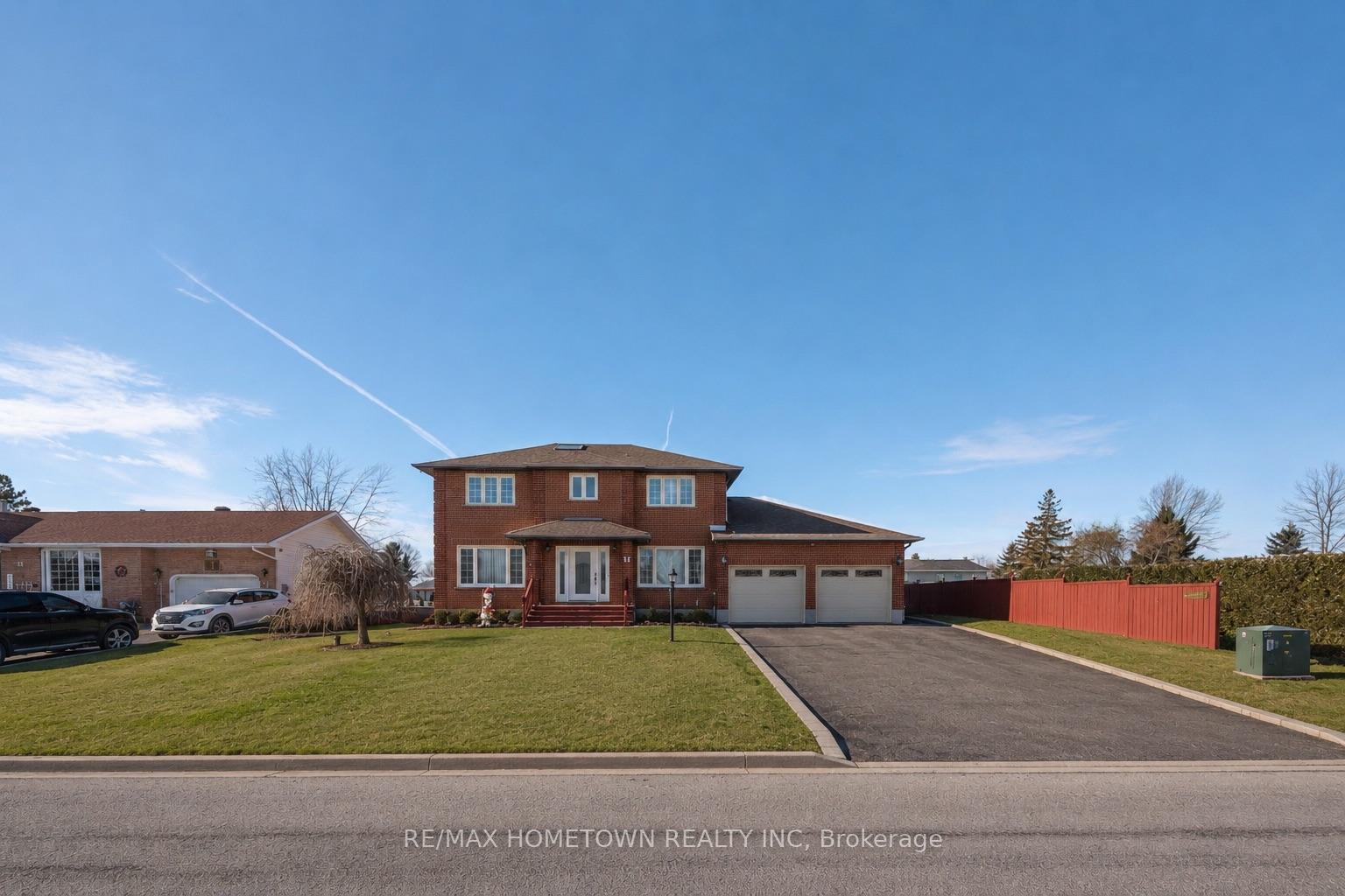 12-fairholme-drive-south-dundas-ontario-x12847760