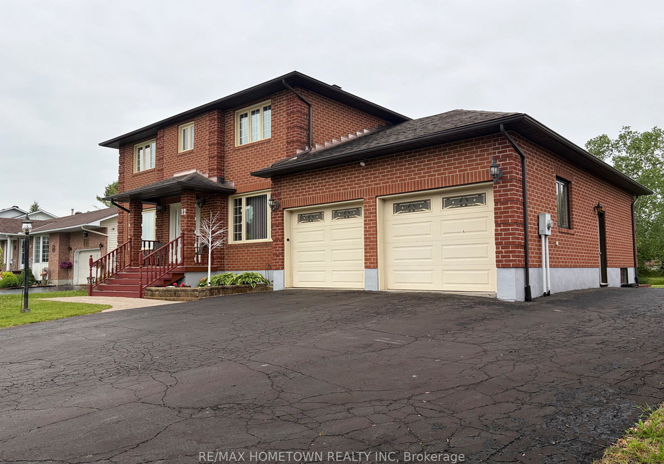 12-fairholme-drive-south-dundas-ontario-x12847760