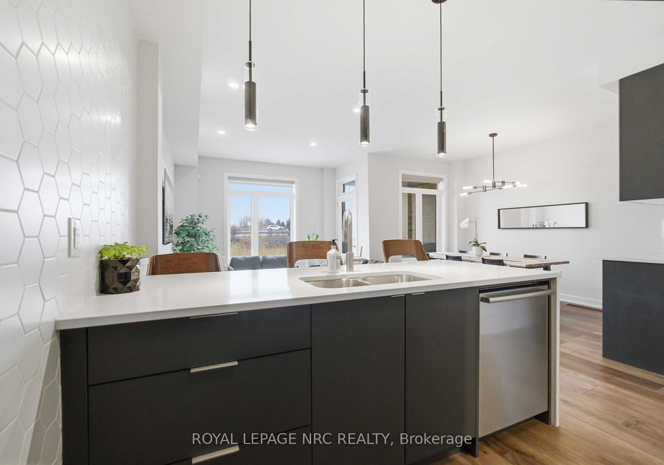 590-north-service-road-hamilton-ontario-x12848112