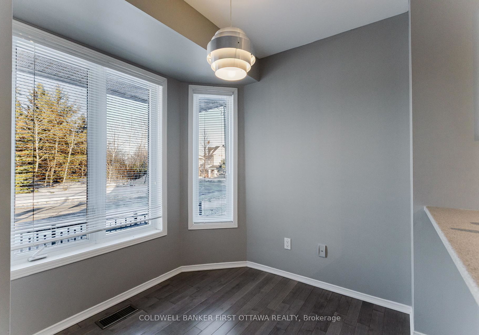 292-cresthaven-drive-ottawa-ontario-x12848734
