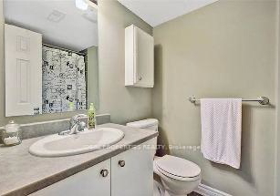 18-argent-private-kanata-ontario-x12849058
