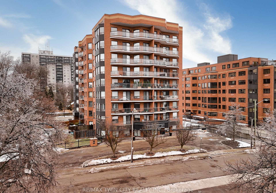 10-ellen-street-e-kitchener-ontario-x12849402