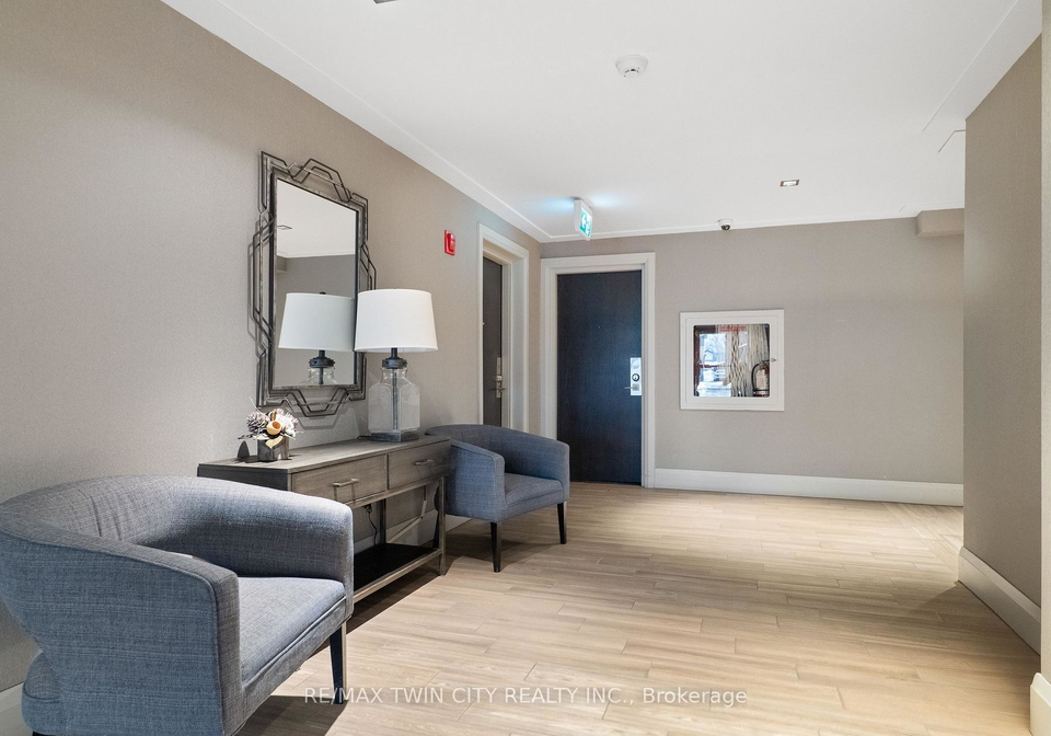 10-ellen-street-e-kitchener-ontario-x12849402