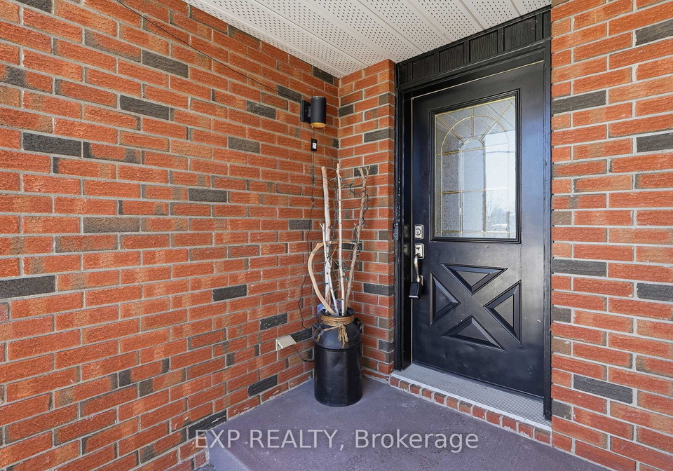 584-holmes-street-north-dundas-ontario-x12849836
