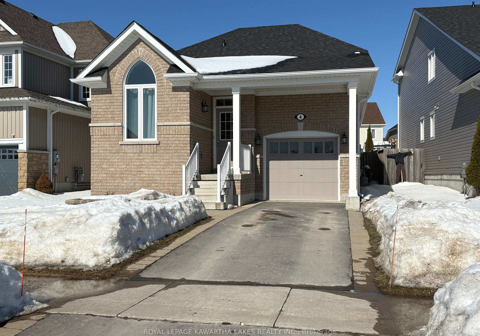 4-maguire-street-kawartha-lakes-ontario-x12850514