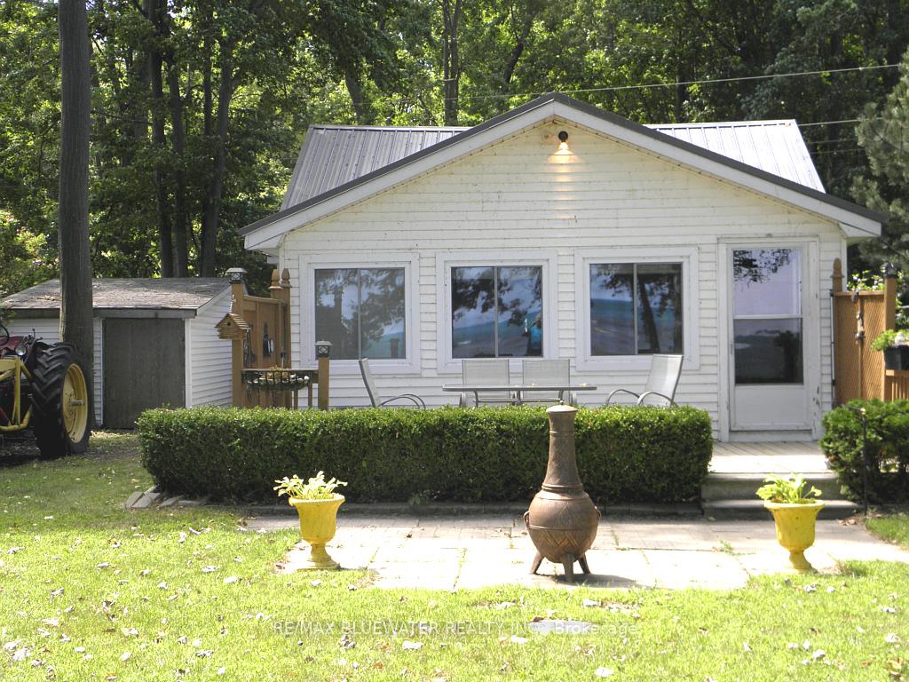 9889-lake-road-lambton-shores-ontario-x12851046