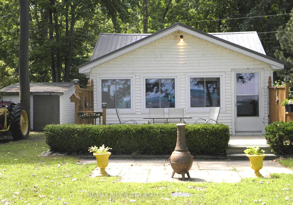 9889-lake-road-lambton-shores-ontario-x12851046