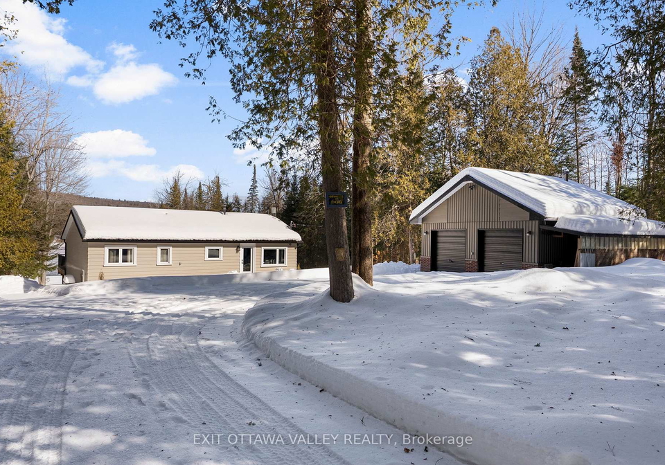 1478-kamaniskeg-lk-road-hastings-highlands-ontario-x12851832