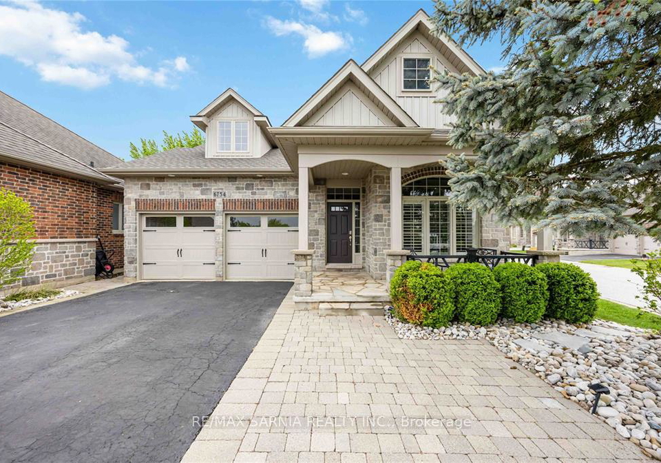 6754-st-andrew-circle-plympton-wyoming-ontario-x12852282