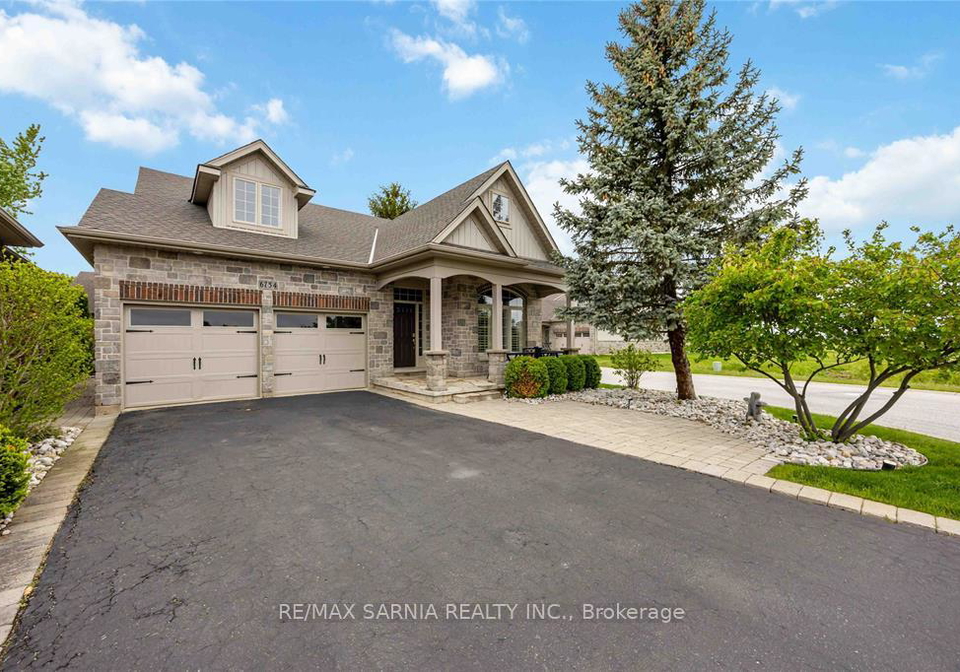 6754-st-andrew-circle-plympton-wyoming-ontario-x12852282