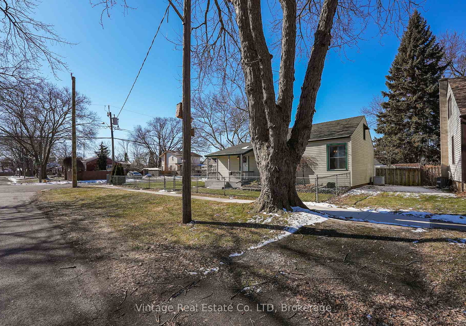 19-longfellow-avenue-st-catharines-ontario-x12852736