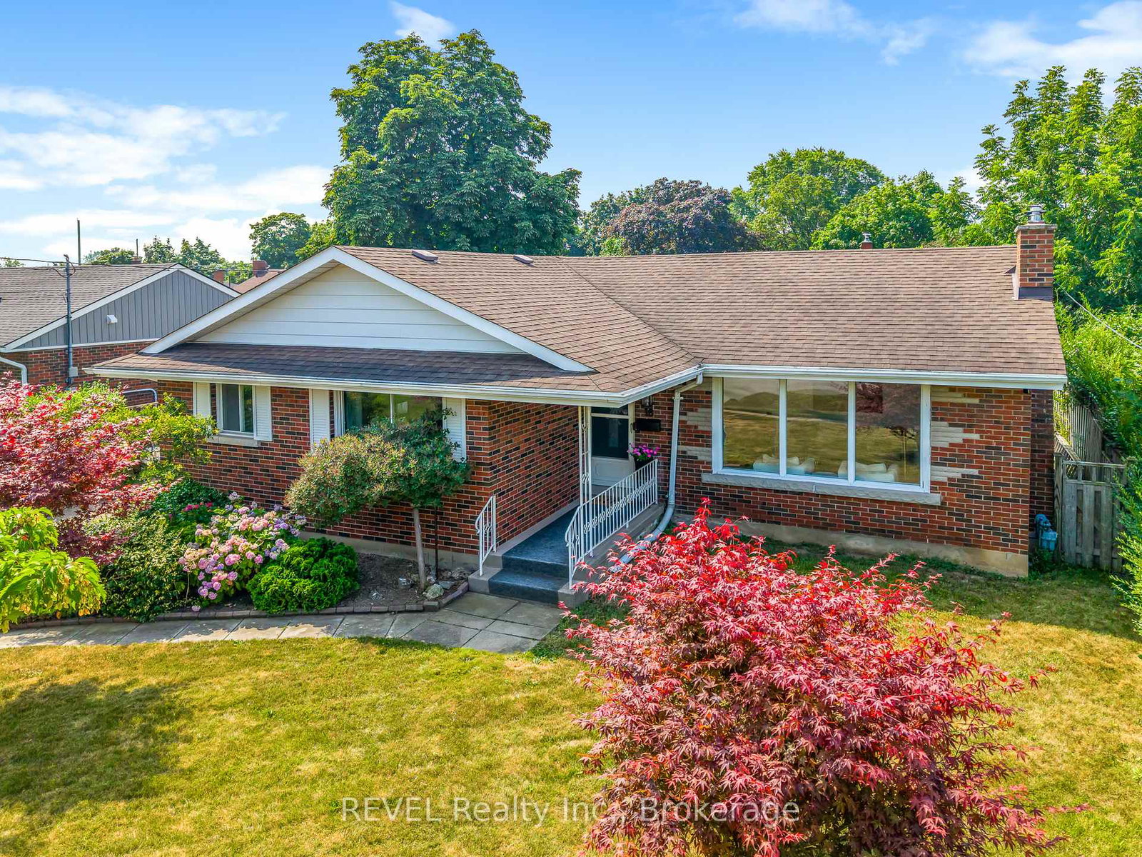 18-broadmore-avenue-st-catharines-ontario-x12852912