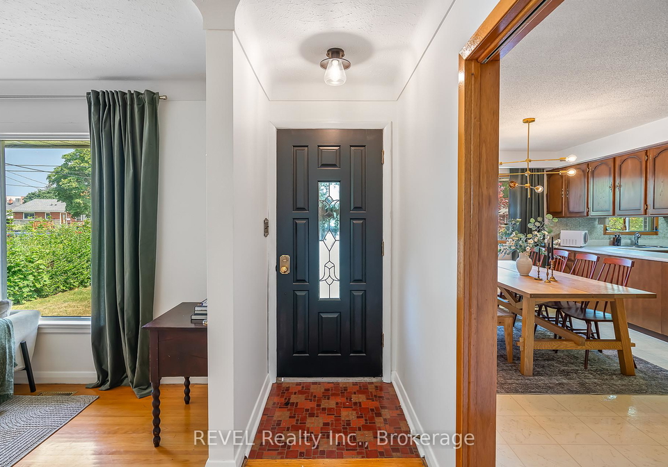 18-broadmore-avenue-st-catharines-ontario-x12852912