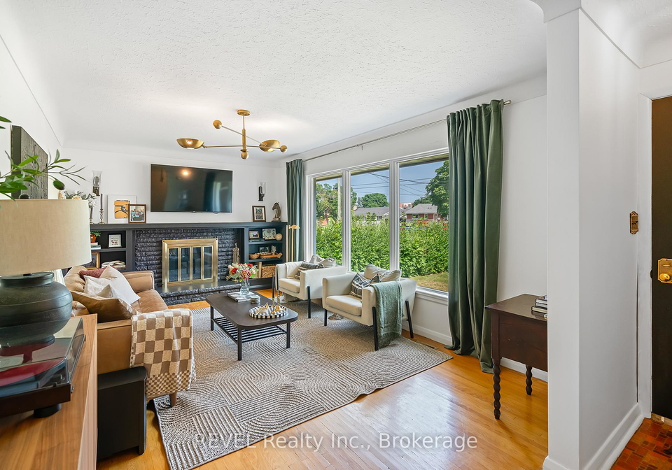 18-broadmore-avenue-st-catharines-ontario-x12852912