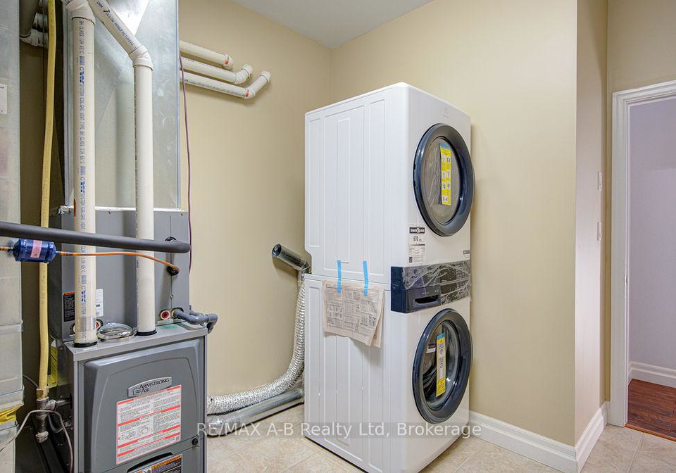 390-church-street-stratford-ontario-x12852994