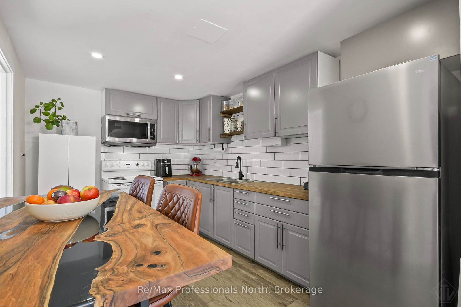 260-private-street-gravenhurst-ontario-x12853480