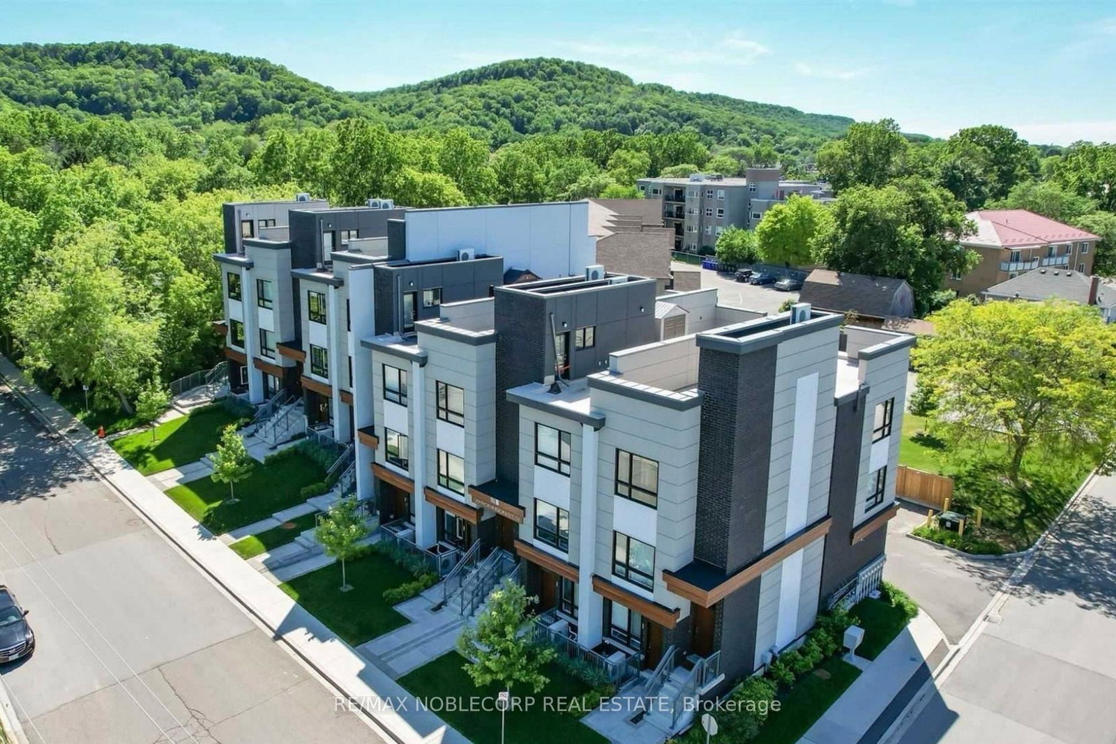 39-robinson-street-n-grimsby-ontario-x12854390