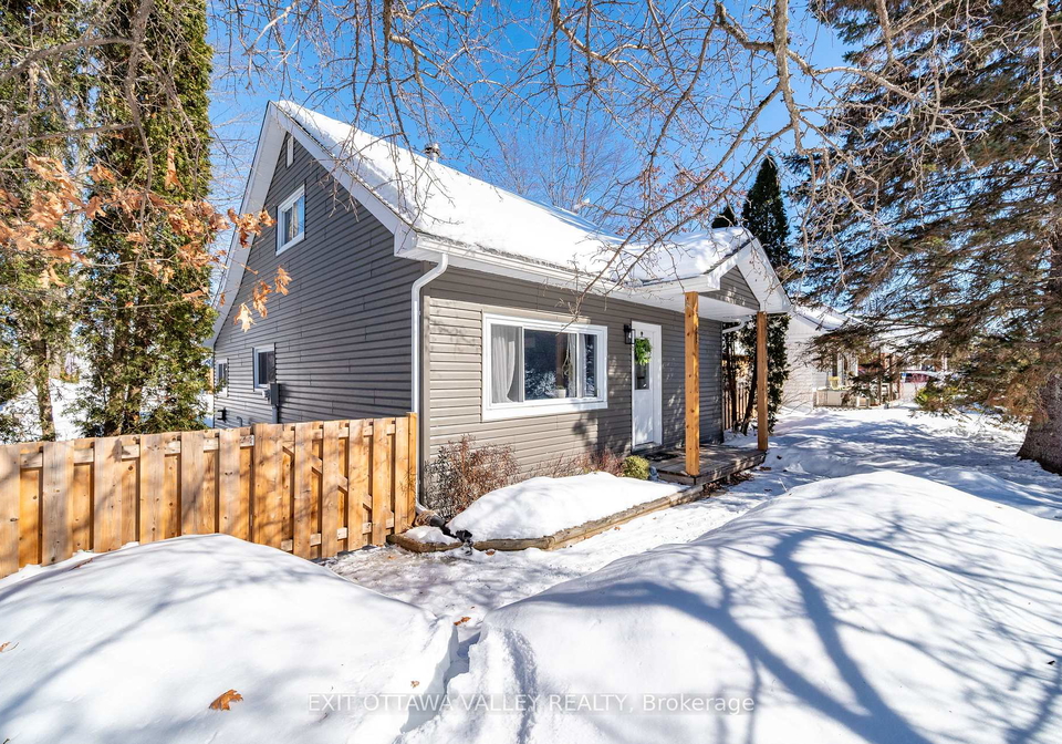 13-spruce-crescent-deep-river-ontario-x12854830