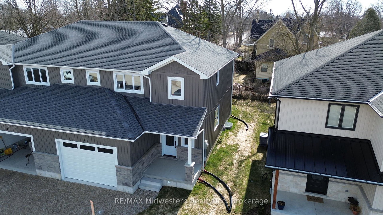 16-roberts-street-n-huron-east-ontario-x12855106