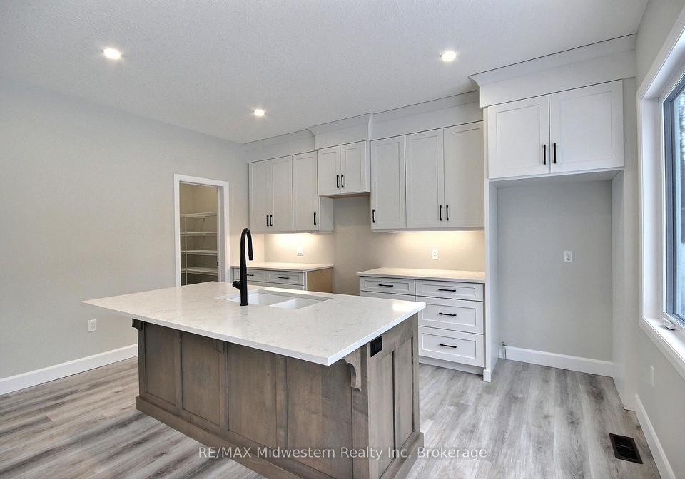 16-roberts-street-n-huron-east-ontario-x12855106