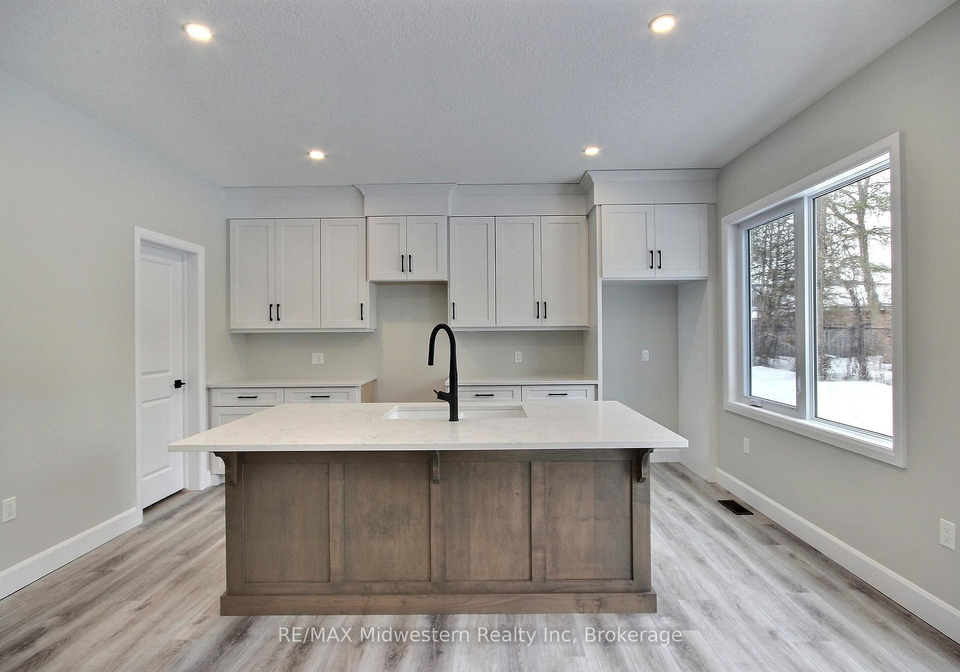 14-roberts-street-n-huron-east-ontario-x12855152