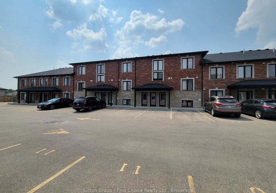 320vivian-line-37-stratford-ontario-x12855488