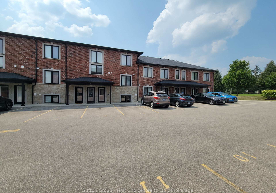 320vivian-line-37-stratford-ontario-x12855488