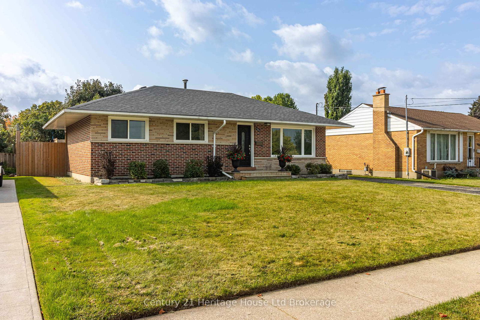 1064-sovereign-road-woodstock-ontario-x12856014