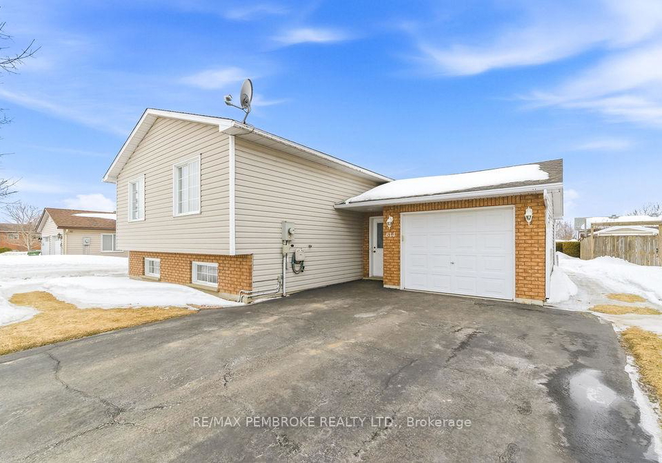 614-weston-street-pembroke-ontario-x12856040