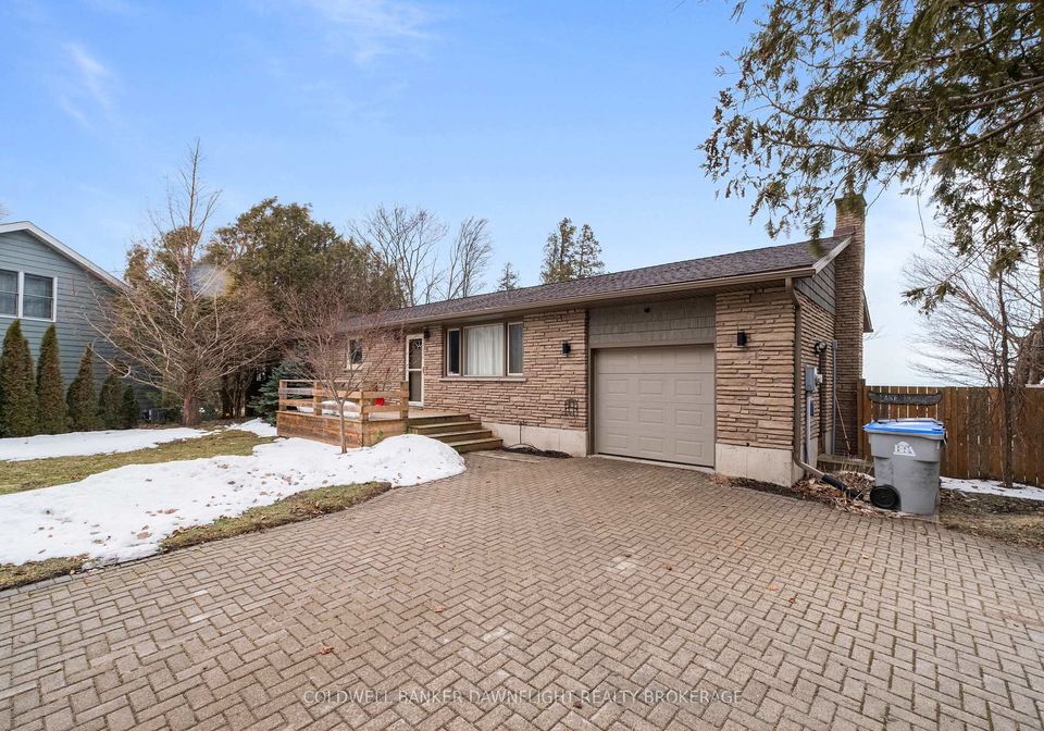 74399-cardinal-court-bluewater-ontario-x12856366