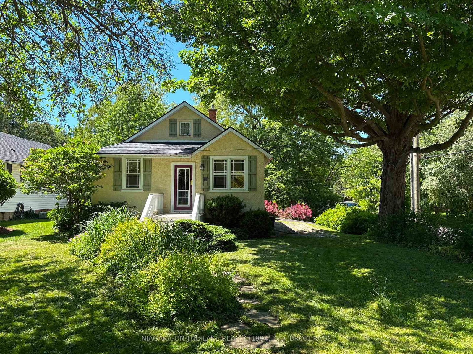 94-centre-street-niagara-on-the-lake-ontario-x12857242