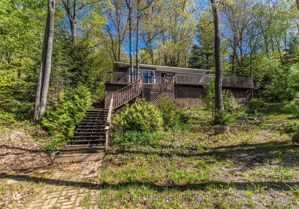 48-raven-lake-lake-of-bays-ontario-x12857318