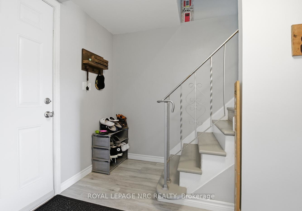 242-lakeport-drive-st-catharines-ontario-x12857620