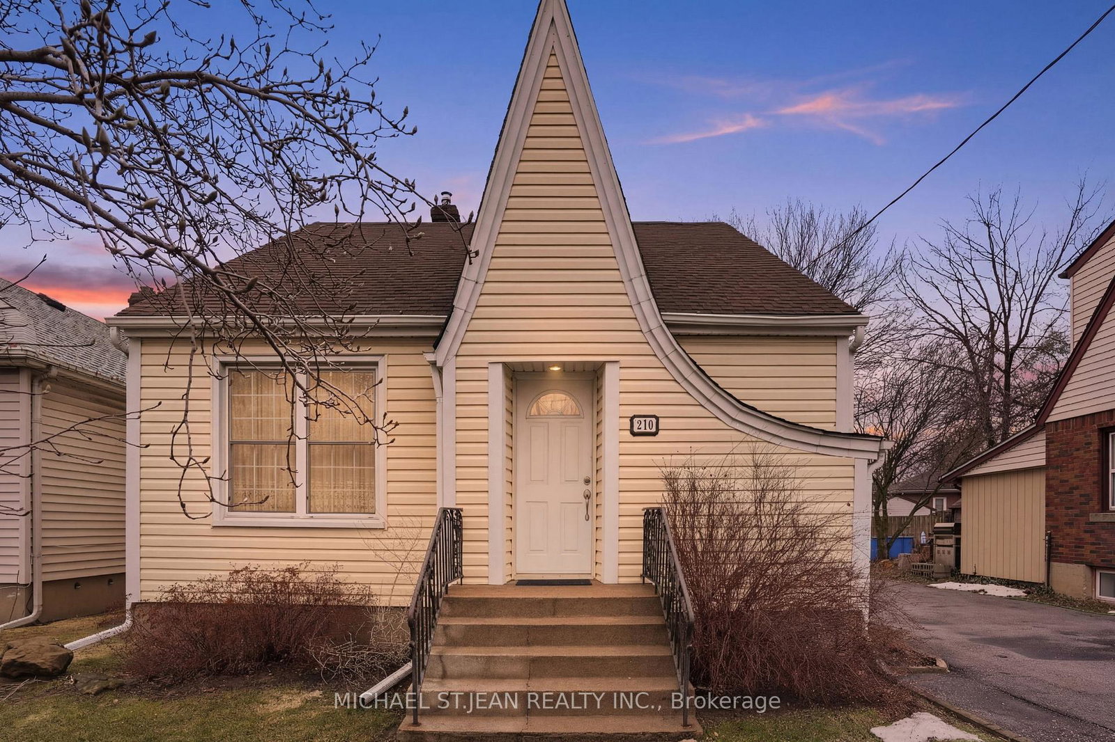 210-vine-street-st-catharines-ontario-x12858258