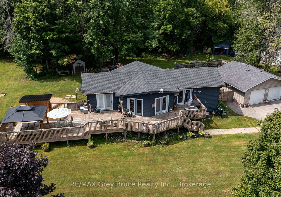 201-division-street-georgian-bluffs-ontario-x12858304