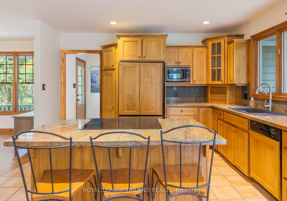 10221-shoreline-drive-lambton-shores-ontario-x12858580