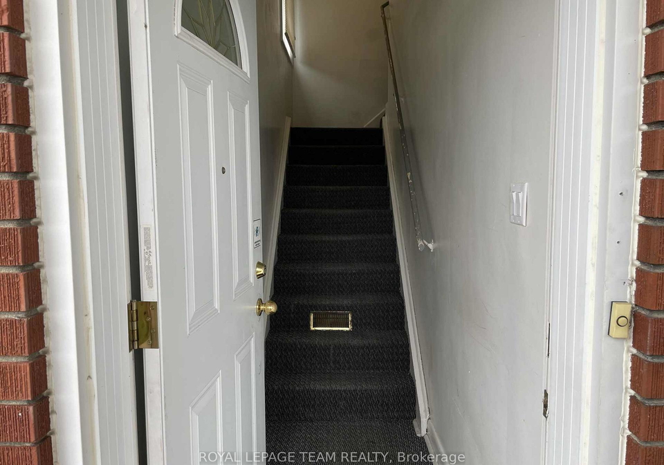 482-vernon-avenue-ottawa-ontario-x12858782