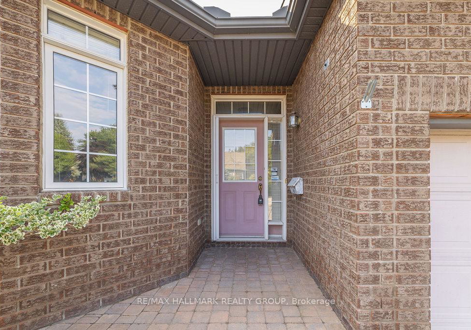 104-bartlett-private-ottawa-ontario-x12858794