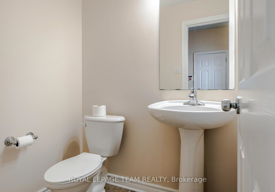403-temiskaming-crescent-ottawa-ontario-x12859100