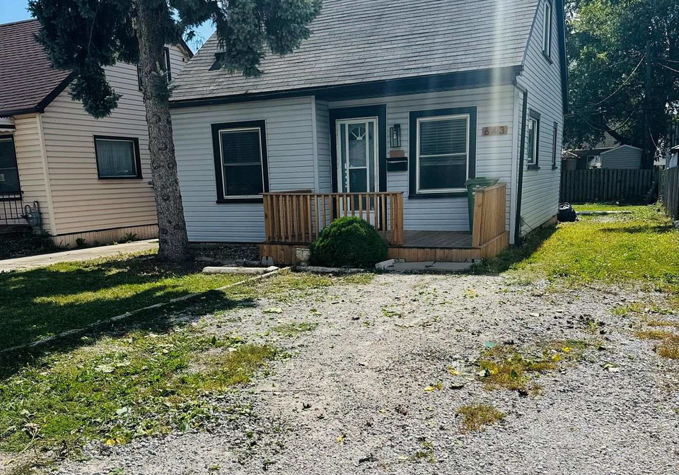 643-charles-street-e-windsor-ontario-x12859290