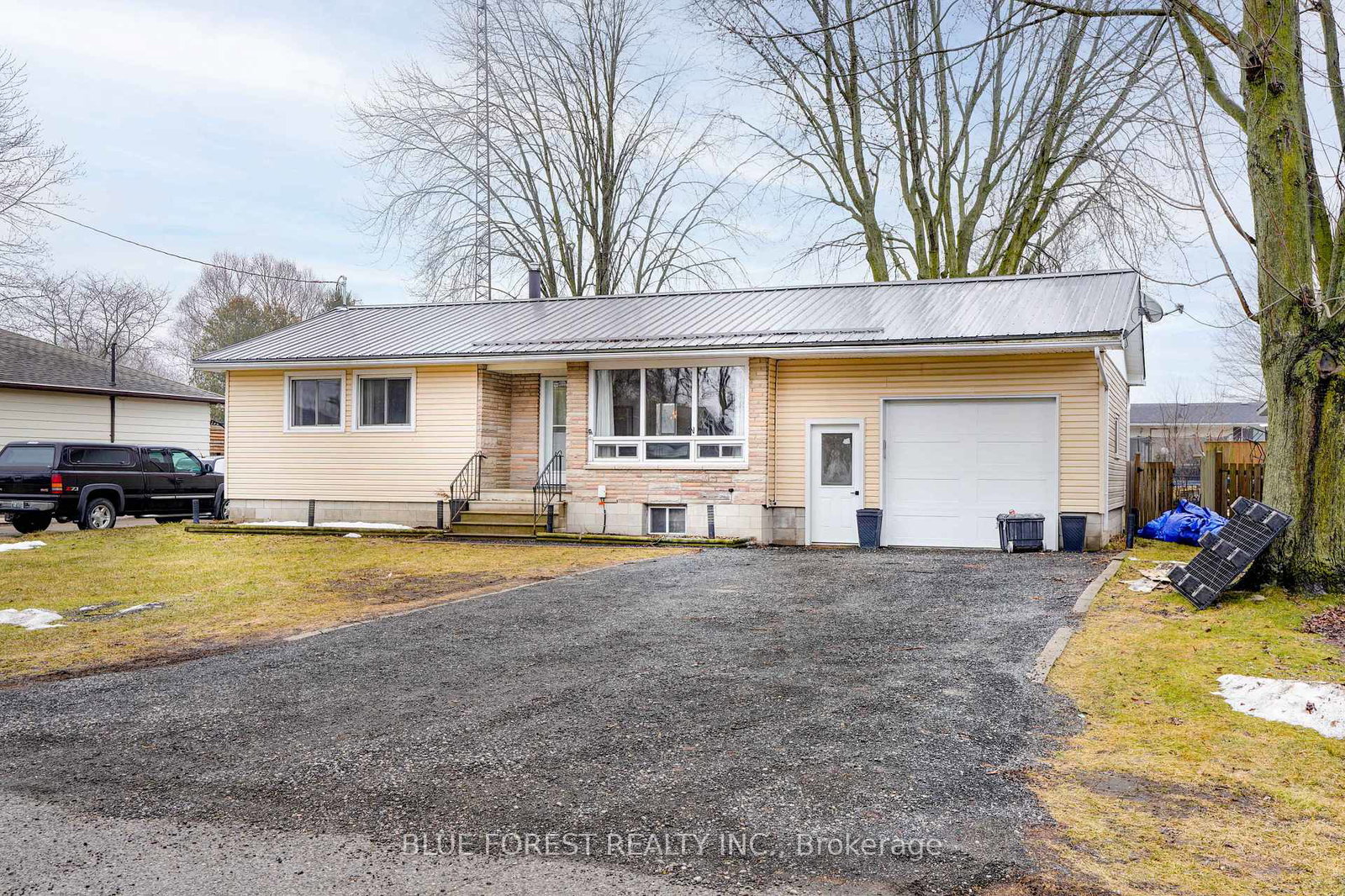 218-maple-street-west-elgin-ontario-x12860054