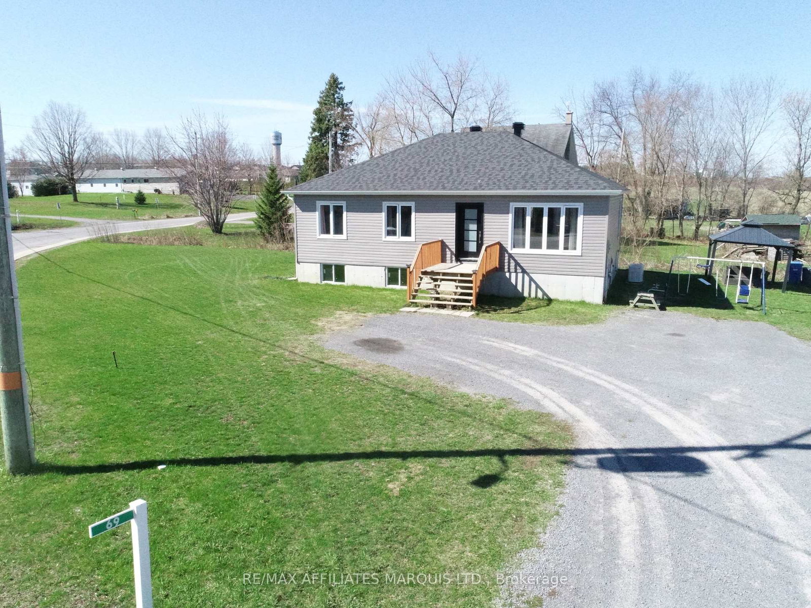 69-st-polycarp-street-north-stormont-ontario-x12860264