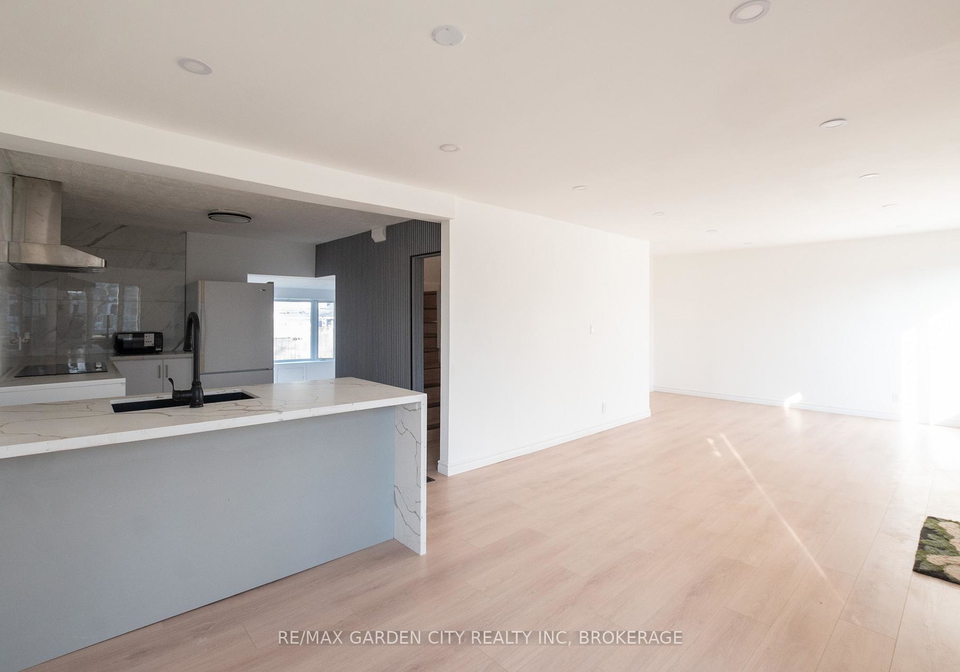 9-fir-avenue-st-catharines-ontario-x12860528