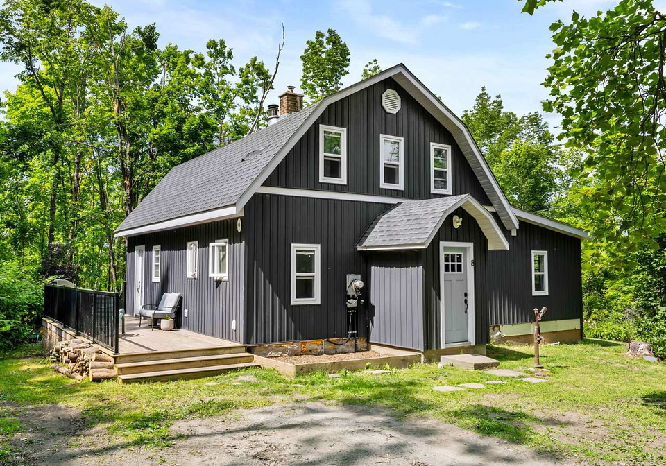 8-library-road-north-kawartha-ontario-x12860566
